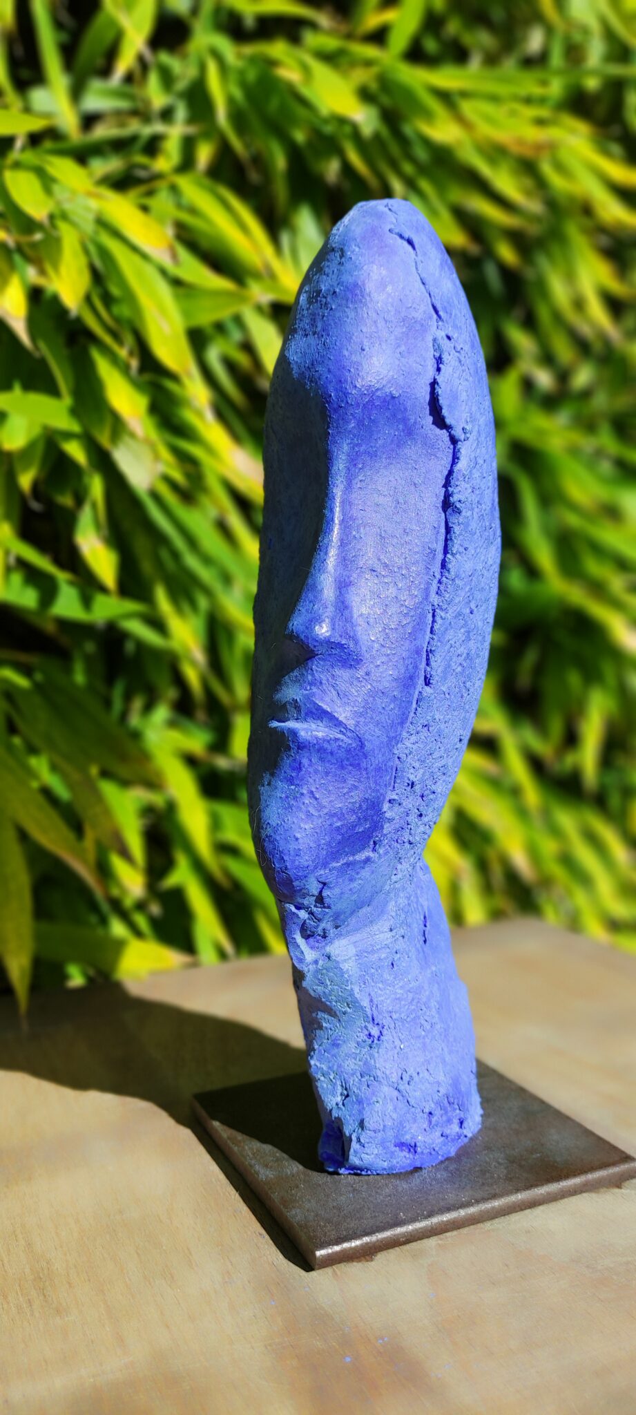 La sagesse semble hautaine, parfois. Elle semble afficher sa suffisance avec une certaine affectation… Il s’agit simplement du reflet dune tristesse profonde malgré l’acceptation du chemin à parcourir.